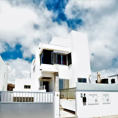 Evita Arrieta * Arrieta (Lanzarote)